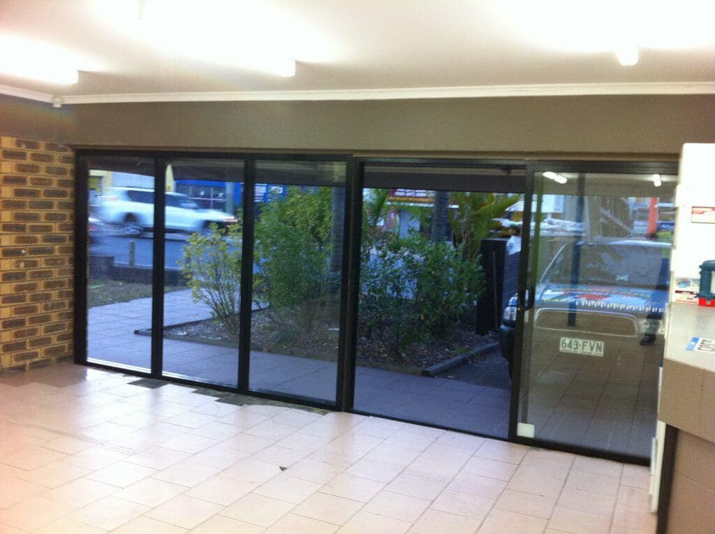 Unbreakable Glass Commercial Glass Partitions Multiple Leaf Glass ...