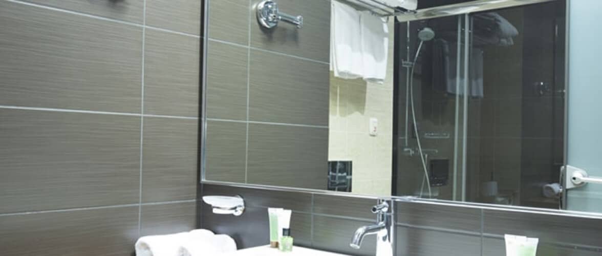 Unbreakable Glass Home Slider Mirror Installation and Repair